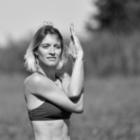 delphine granier propose des cours de yoga au centre de bien-être l'ô cocoon à pignan près de montpellier